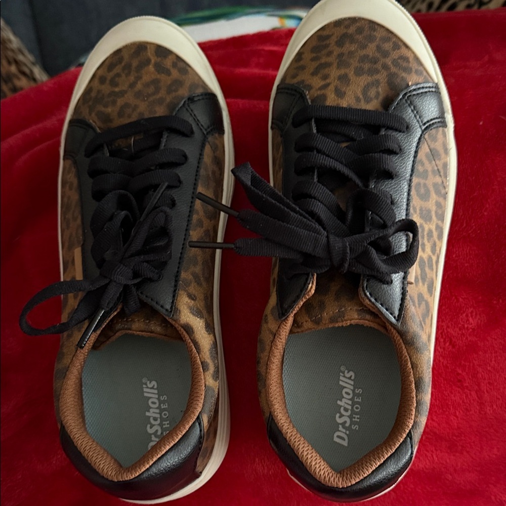 Dr. Scholl's Leopard Print Sneakers with Black Accents. Size 8.